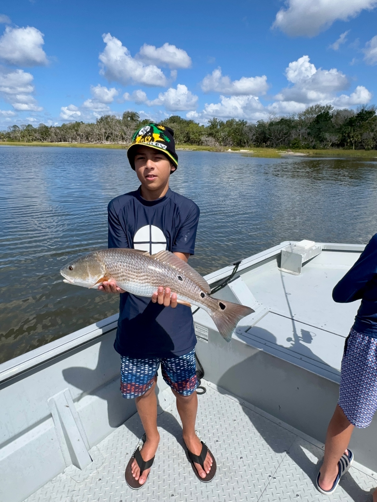 Steven-John pescando